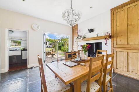 CAM02089G0-PR0561...