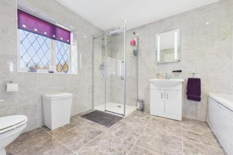 Family Bathroom: