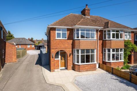 260423 - 112 Risborough Road, Bedford - 01
