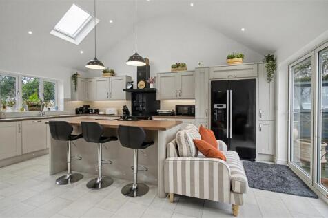 Living/Dining Kitchen