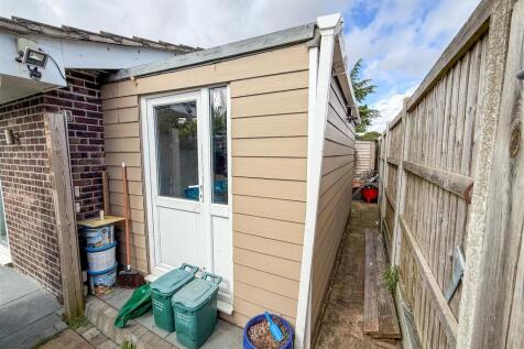 STORAGE SHED/GYM