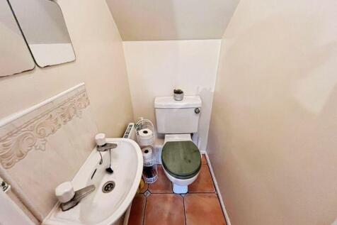 Cloakroom/WC