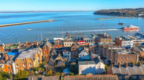 Benzie - A Cowes institution with accommodation