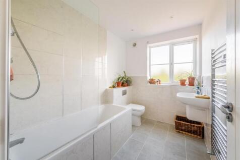 7 Chatfield Close-30.jpg