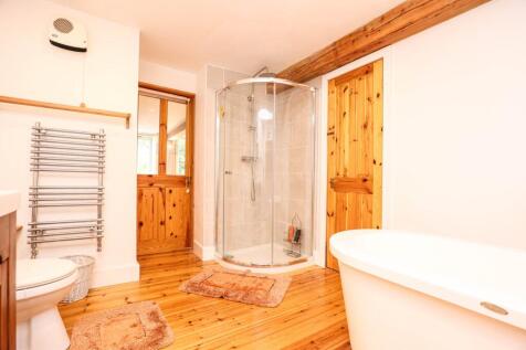 En-Suite Bathroom