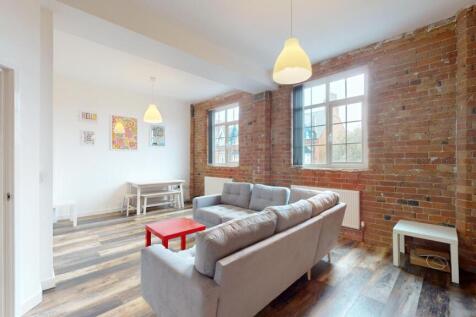 5 Bedroom House in LE3 5LG