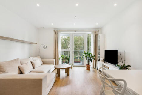 Fantastic large two bedroom apartment located on the 5th floor in Brent House within Nine Elms Point development.