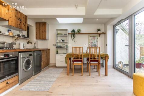 Kitchen / Living Room