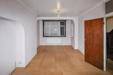 9 Joydon Drive, Chadwell Heath, Romford RM6 4ST