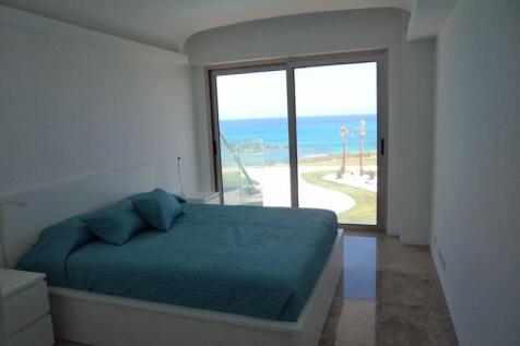 Bedroom with Sea...