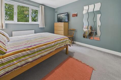 CAM04273G0-PR0195...