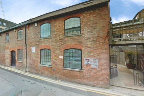 Two Double Bedroom 1st Floor Flat To Rent