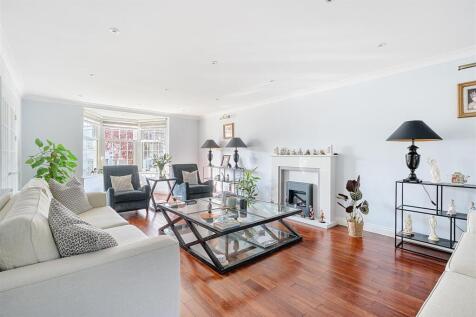 Reception Room (4).jpg