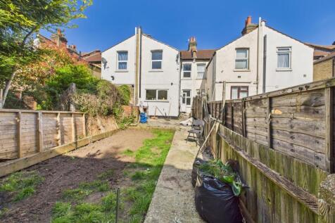 CAM03151G0-PR0042-STILL012