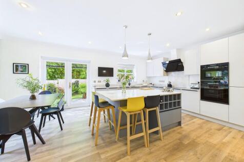 Open Plan Dining ...