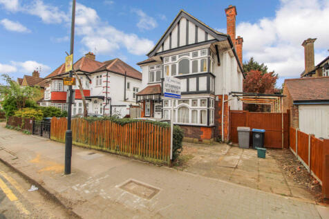 Six Bedroom Detached House To Rent