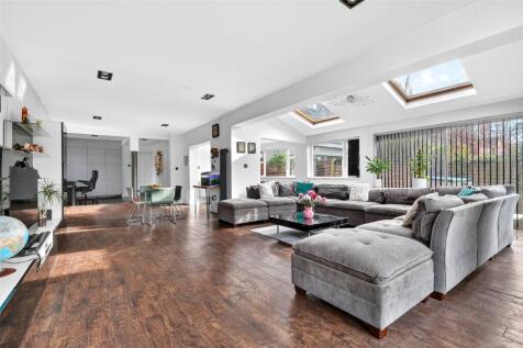 Living/Dining Room