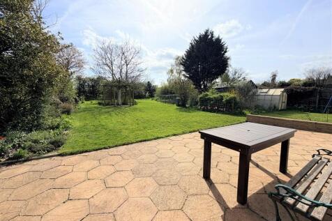 REAR GARDEN1