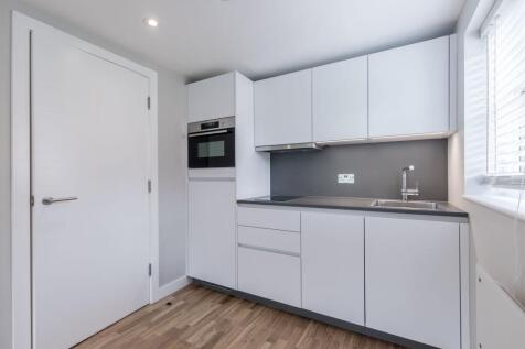 Available with Zero Deposit, base rent: £1495, deposit: £1725, number of bedrooms: 1, size: 312 sq ft, apartment type: ground floor, , heating type: electric, stove: induction, open plan kitchen, wash