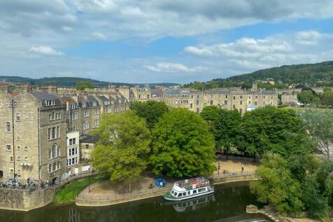 Views from the bedroom over Pulteney Weir