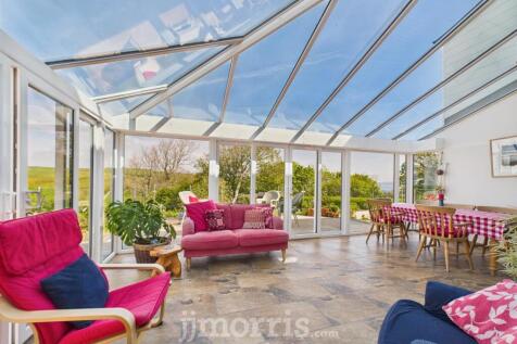 Conservatory/Dining Room