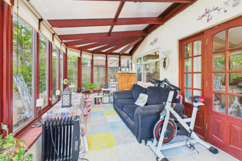 CAM04968G0-PR0042-STILL006