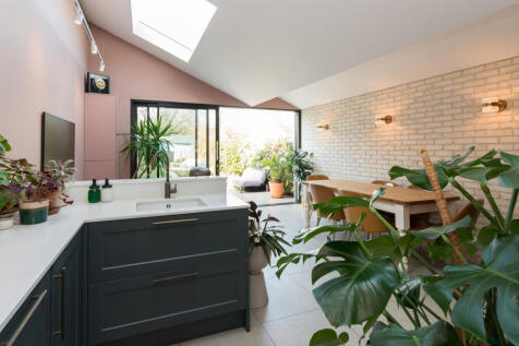 Open Plan Kitchen / Dining Room