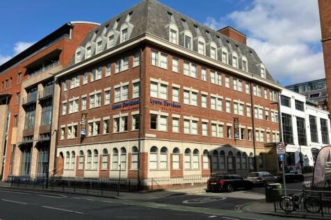 Office to rent in leeds