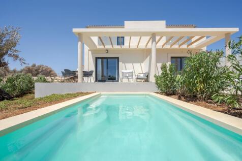 Newly built villa with pool