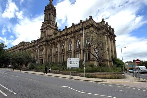 Restaurant to rent in bradford