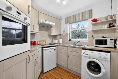 2 bed, 2 bath Retirement Property in Glasgow - Photo 6