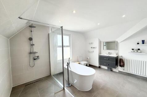 Bath &amp; Shower Room