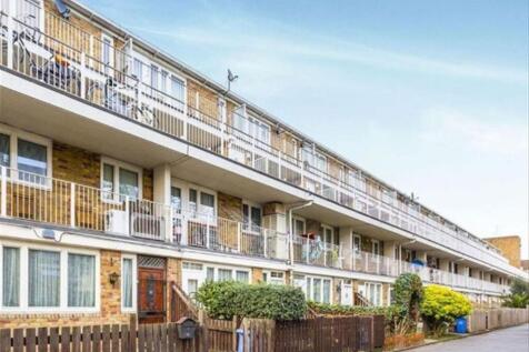 An unfurnished split level two double bedroom, one bathroom property which has been refurbished, in the heart of Bermondsey.
