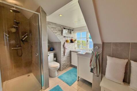 E-nsuite shower room 3