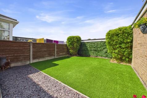 CAM03729G0-PR0064-STILL026