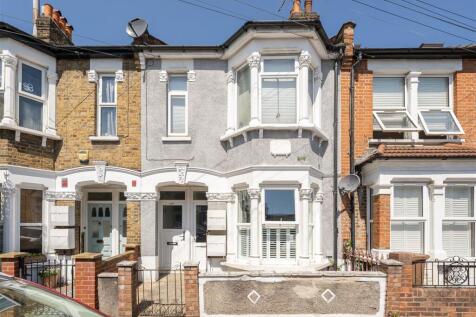 Pearcroft Road, E11