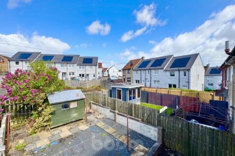 Reid Avenue, Dalry rear garden pic