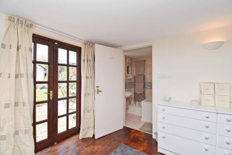 Bedroom 1 & Ensuite Bathroom