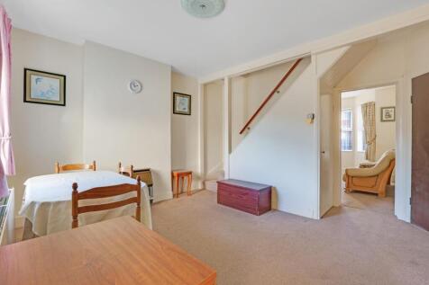 11-087eJHPropWorld - 4 Neiderwald Road10.jpg