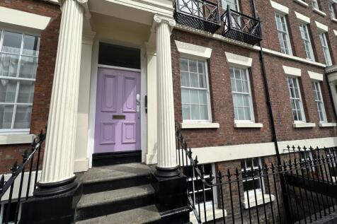 ** Zero Deposit Guarantee Available **
Stunning 2 Bedroom Apartment with Private Courtyard
Located in the heart of Liverpool's sought-after Georgian Quarter, this beautifully presented two-bedroom low