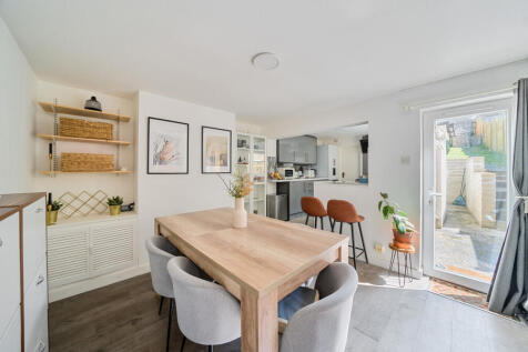 19-682375bc50454-...