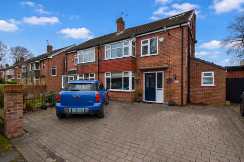 4 bed semi-detached house for sale