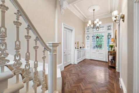 4 bed, 3 bath Detached in Glasgow - Photo 18