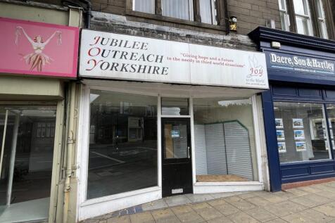 Retail Property (high street) to rent in bingley