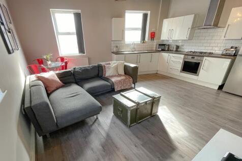 £127.00pppw - AVAILABLE FOR THE 26/27 ACADEMIC YEAR - ENSUITE BEDROOM IN A 8 BEDROOM HOUSE SHARE - KENSINGTON LOCATION - ALL BILLS INCLUDED