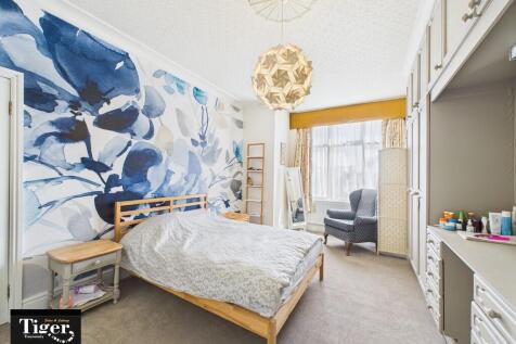 CAM02176G0-PR0579...