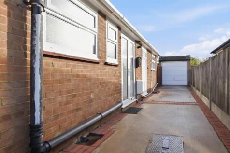 32 Bishopstone Drive (30).jpg