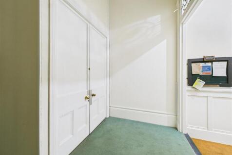Flat 2, 21 Tyndalls Park Road, Clifton, Bristol BS