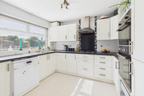 CAM04968G0-PR0042-STILL004