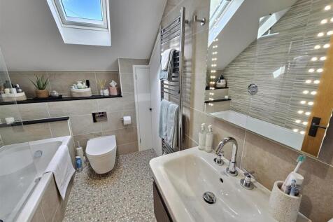 Bathroom.jpg